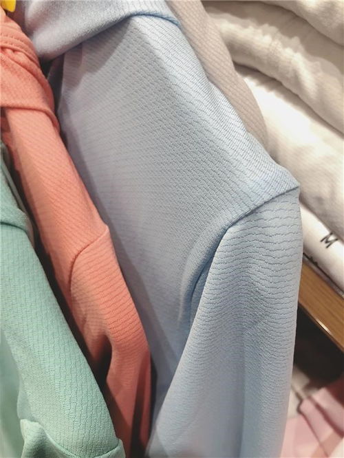 三月服装零售环比回暖，客流回归仍需时日 针纺织品市场突围中的新张力